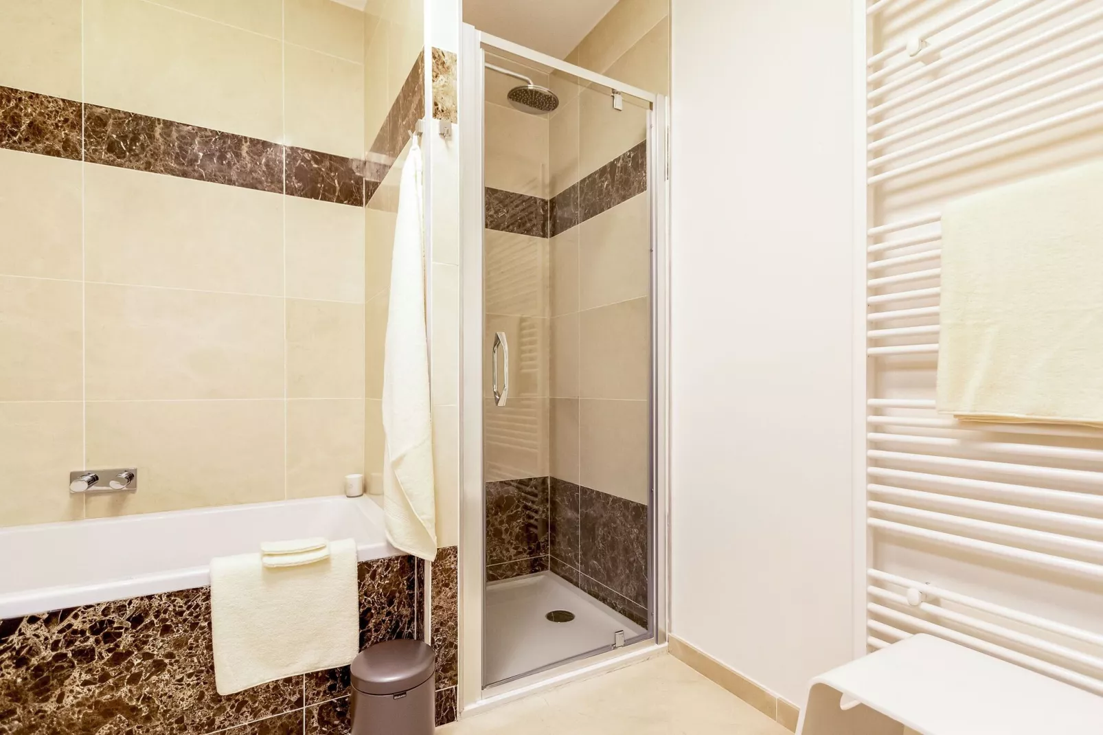 Crystal Sea View Appartement-Badkamer