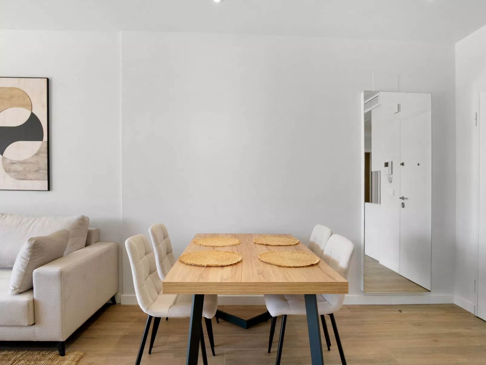 Ema Residencial 63-Binnen