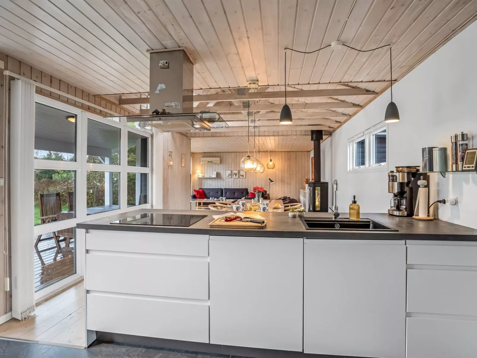 "Mira" - 500m from the sea-Binnen