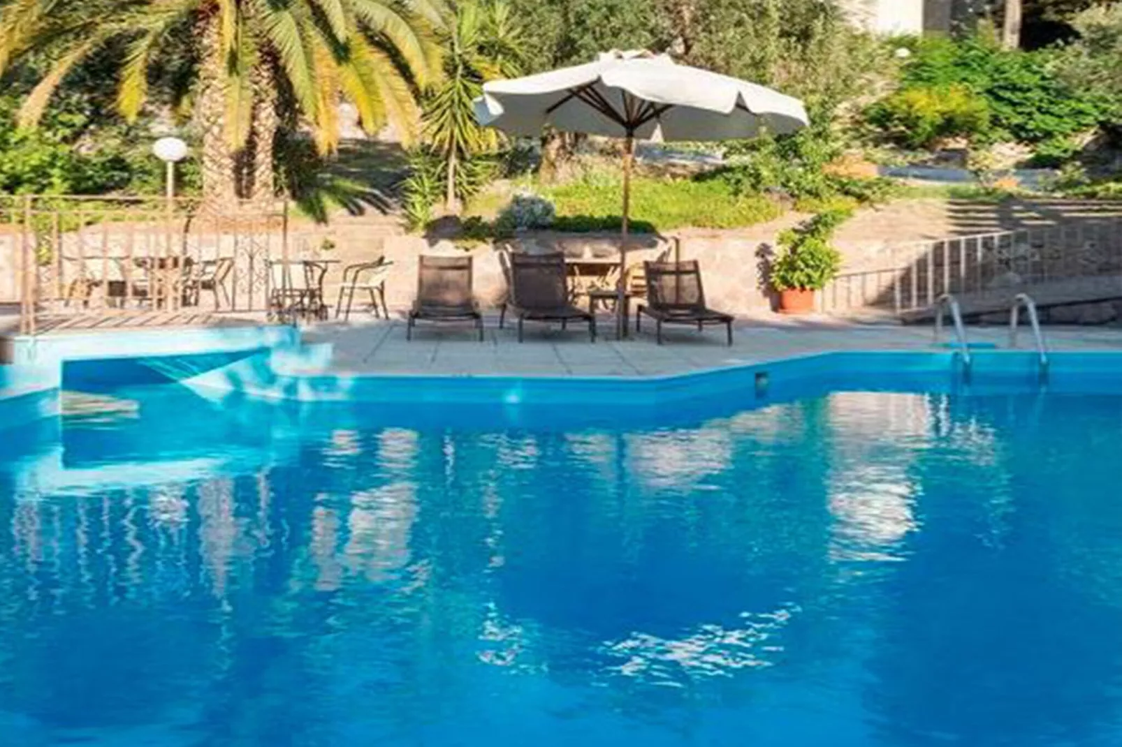 Fijne studio op Lesbos met zwembad