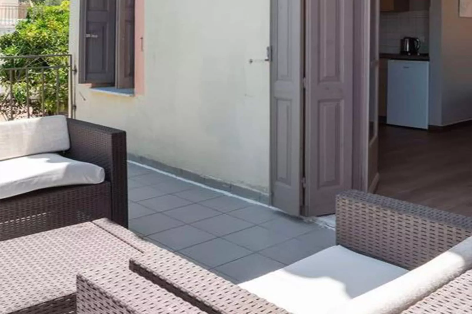 Fijne studio op Lesbos met zwembad-Terrasbalkon