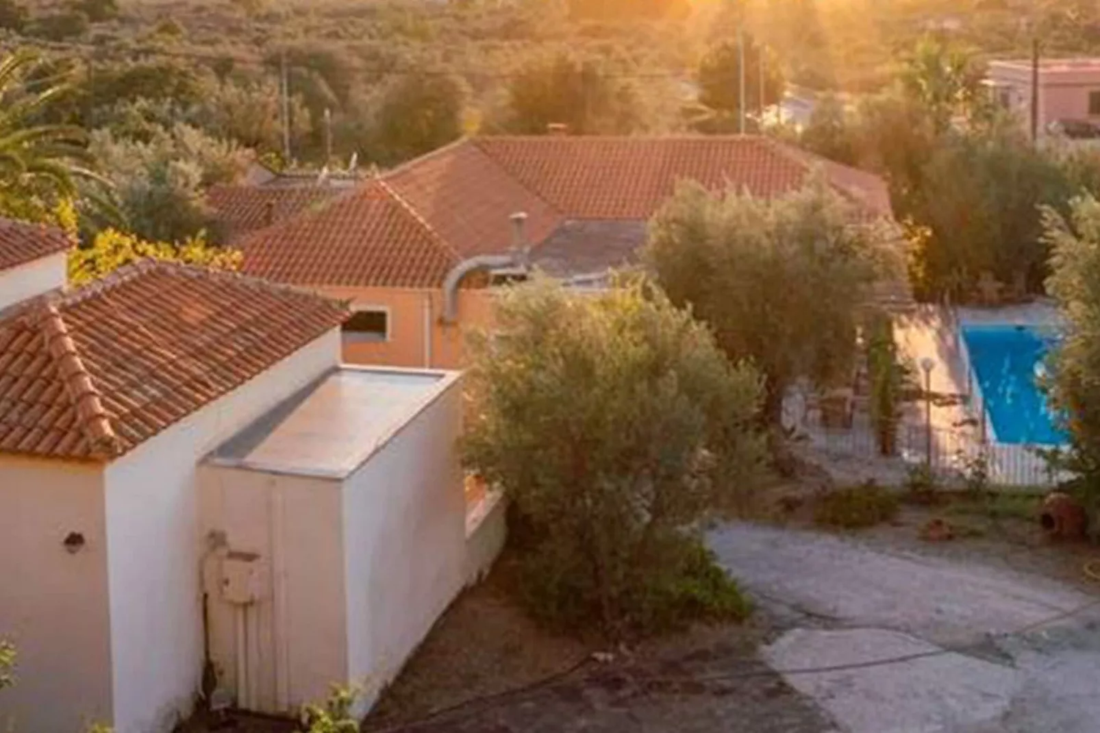 Fijne studio op Lesbos met zwembad-Uitzicht zomer