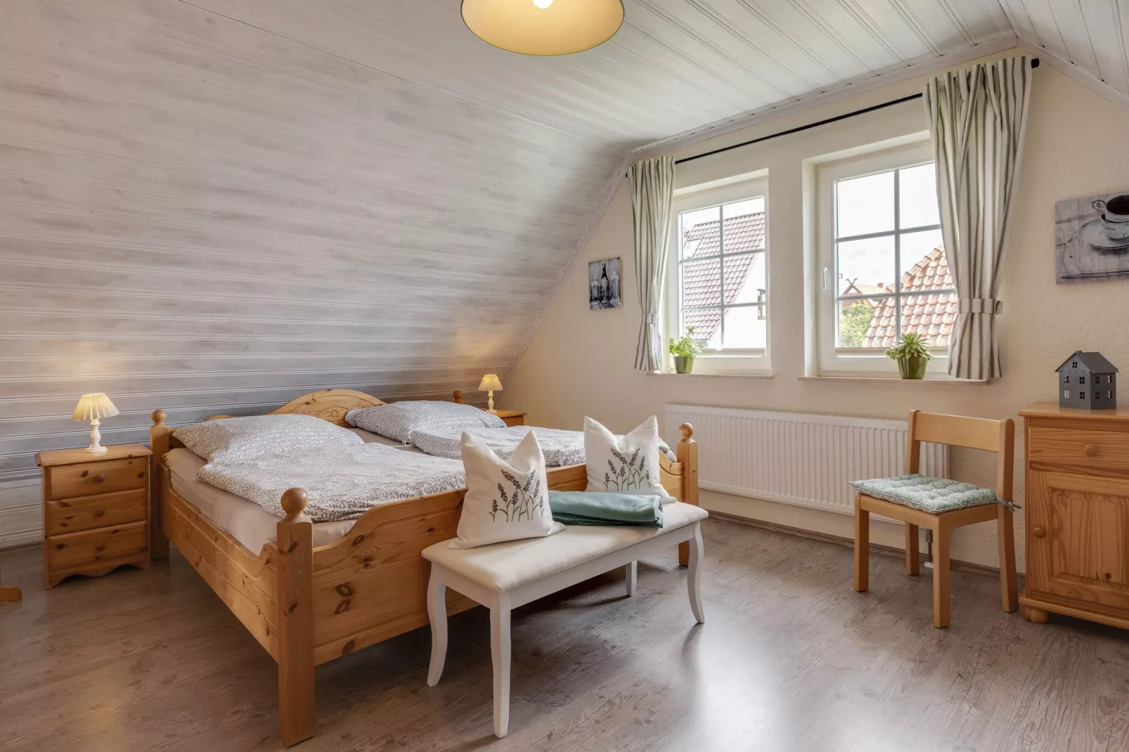 Ferienhaus mit Garten und Terrasse vor Rostock/Warnemünde-Slaapkamer