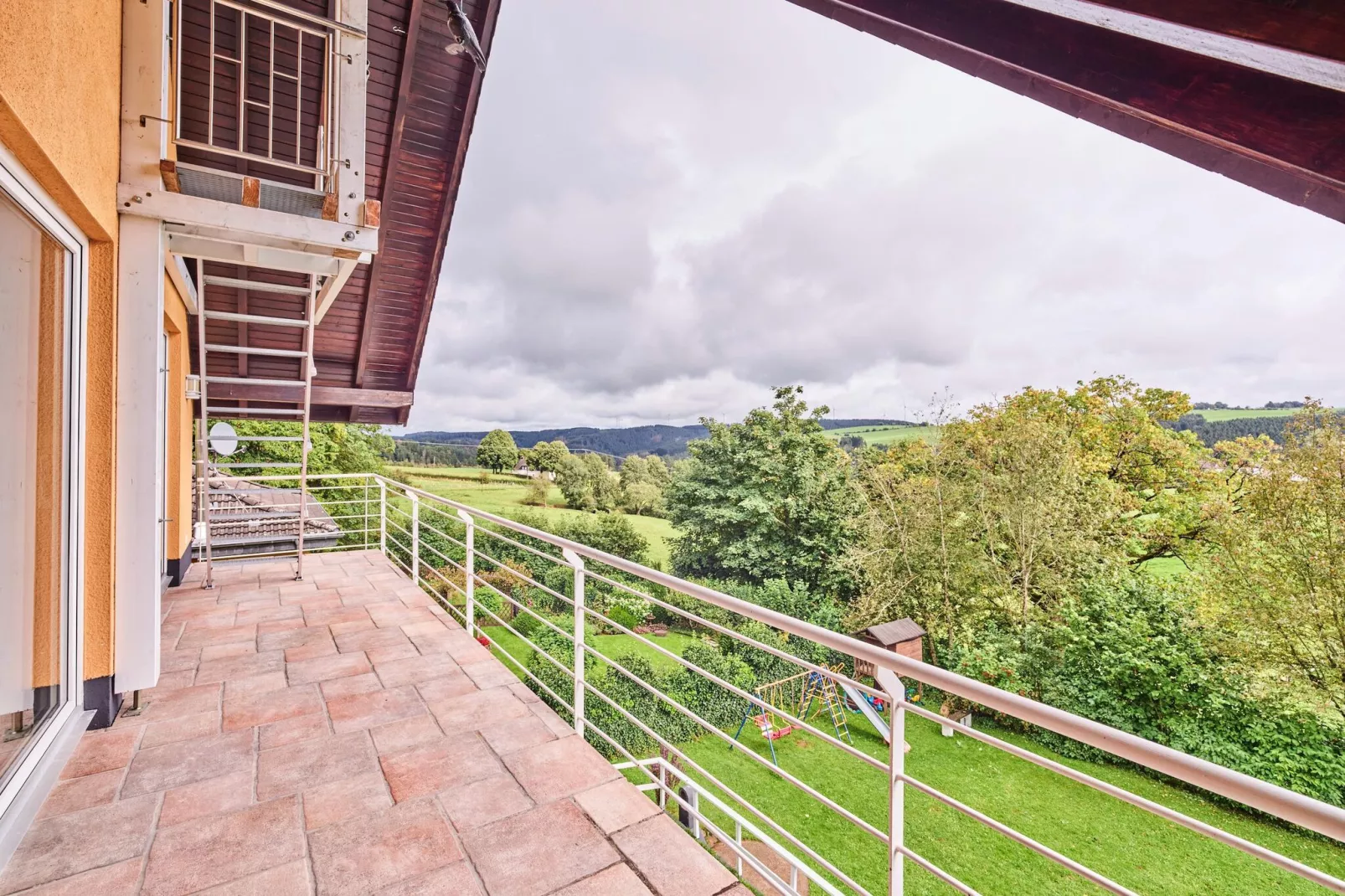 Haus Eifelsonne-Terrasbalkon