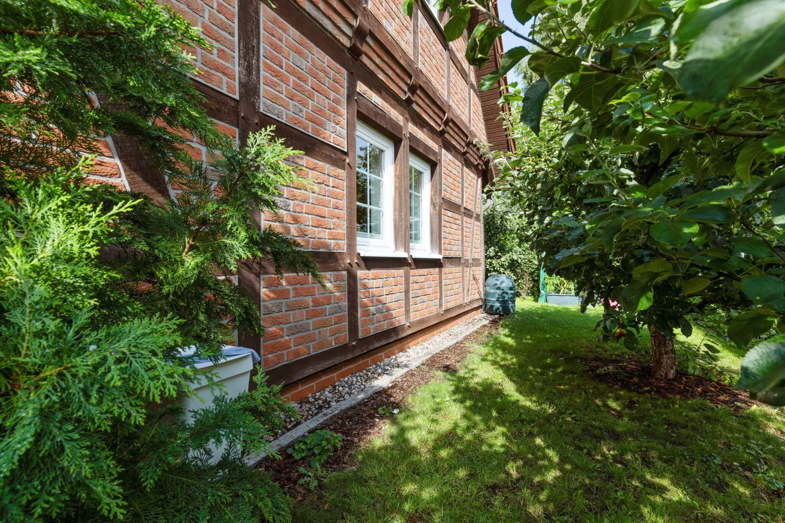 Ferienhaus mit Garten und Terrasse vor Rostock/Warnemünde-Tuinen zomer