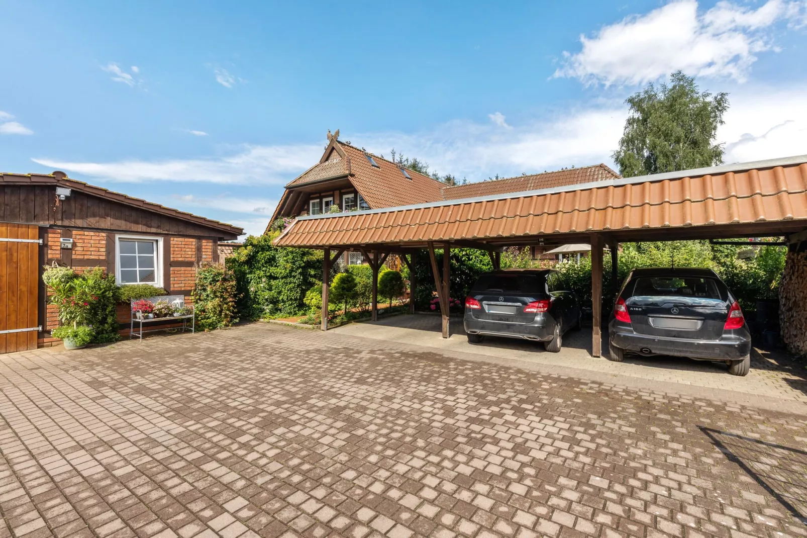 Ferienhaus mit Garten und Terrasse vor Rostock/Warnemünde