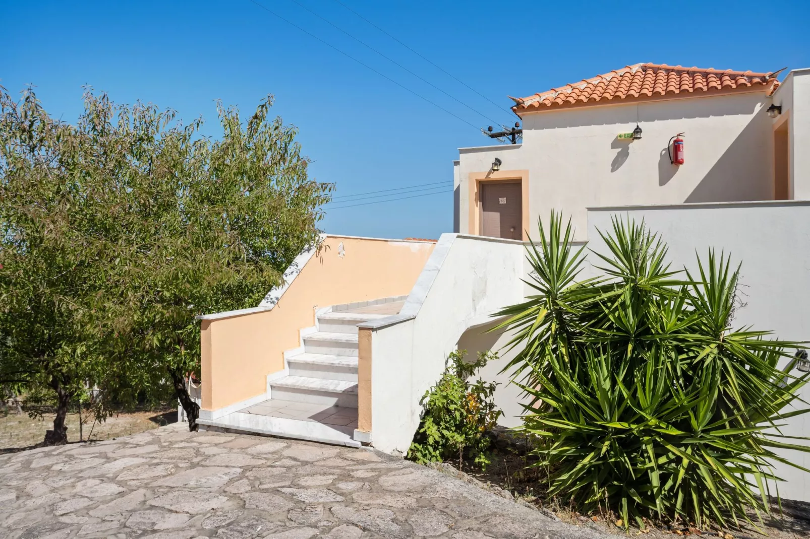 Fijne studio op Lesbos met een balkon-Buitenkant zomer