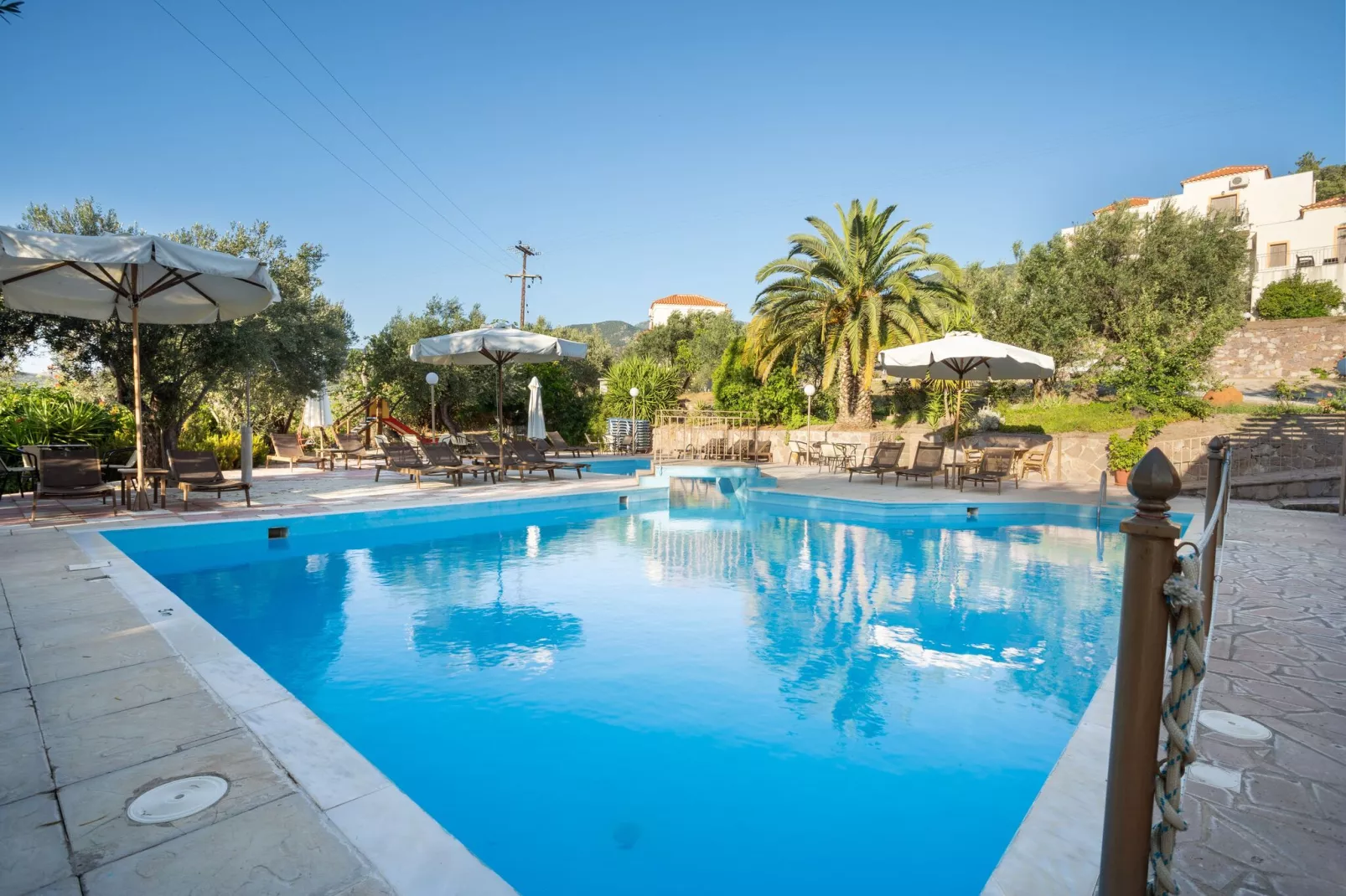 Fijne studio op Lesbos met een balkon-Zwembad
