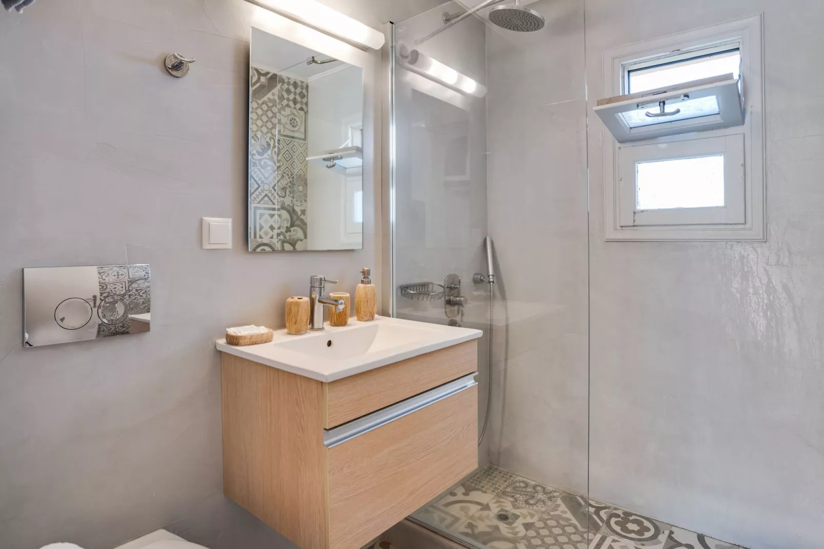 Fijne studio op Lesbos met een balkon-Badkamer