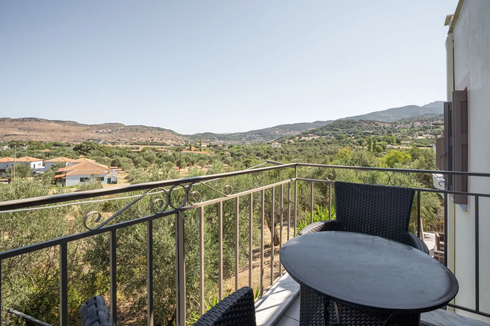 Fijne studio op Lesbos met een balkon-Terrasbalkon
