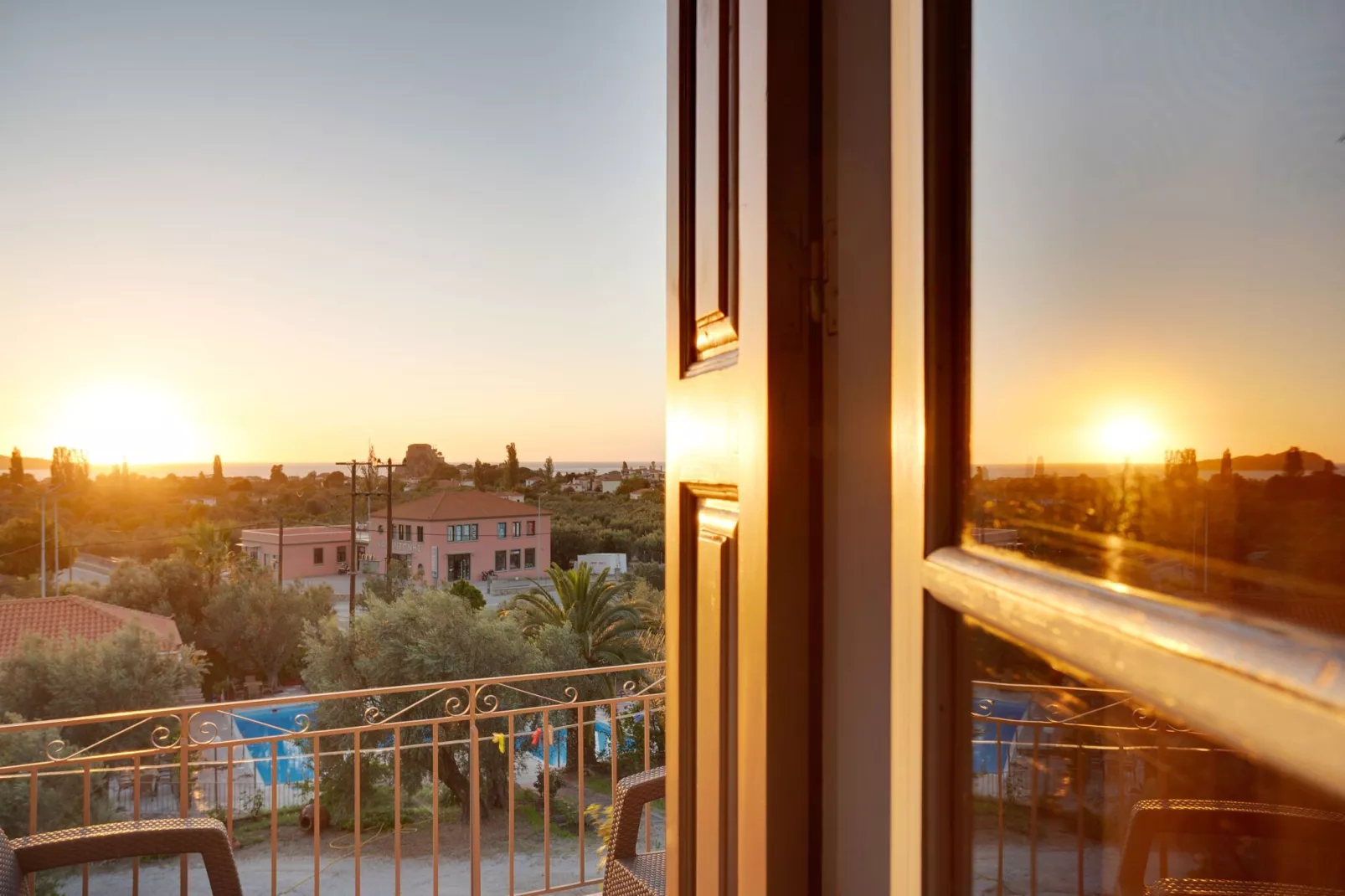 Fijne studio op Lesbos met een balkon-Uitzicht zomer