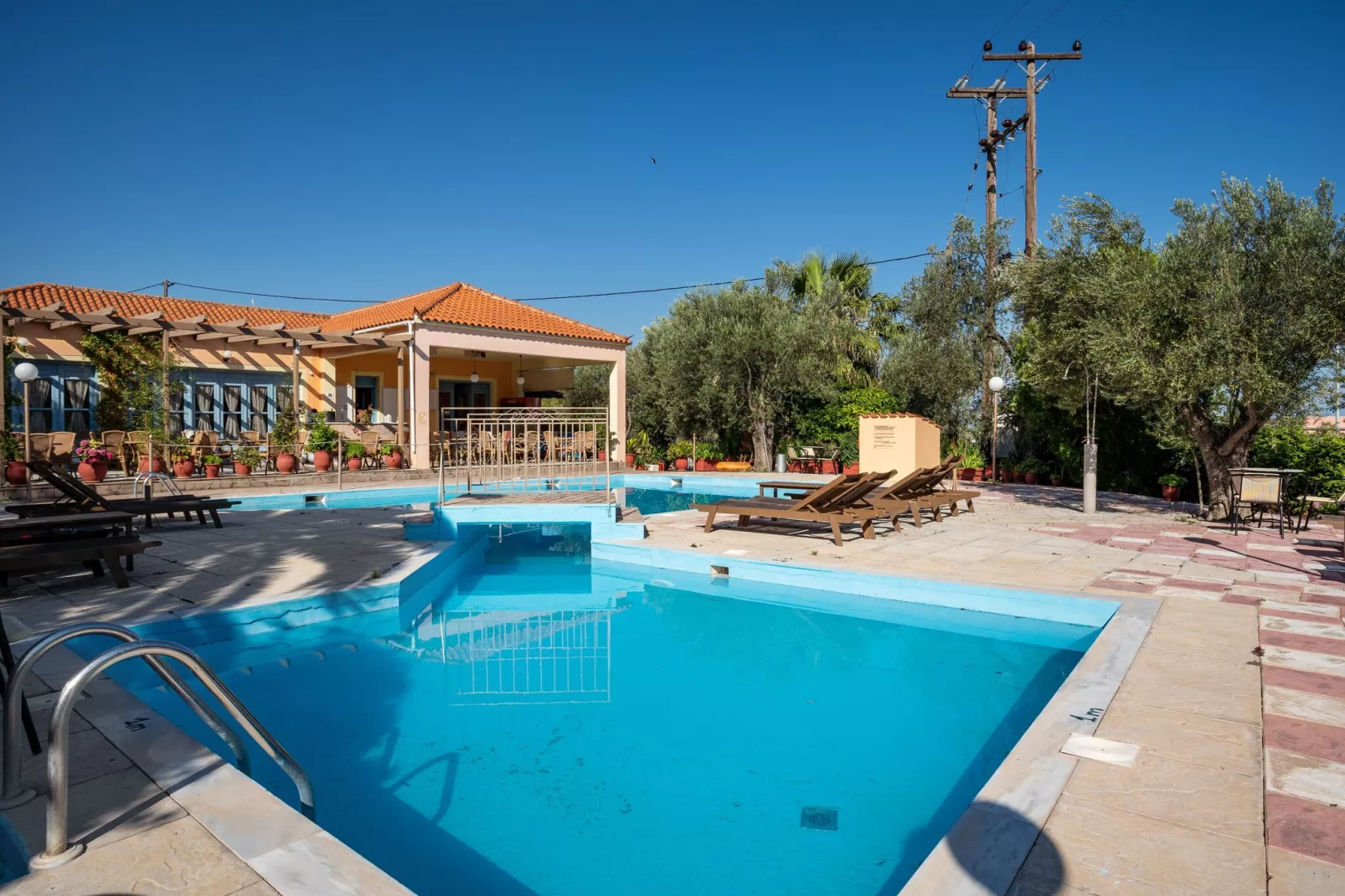 poolofhouse