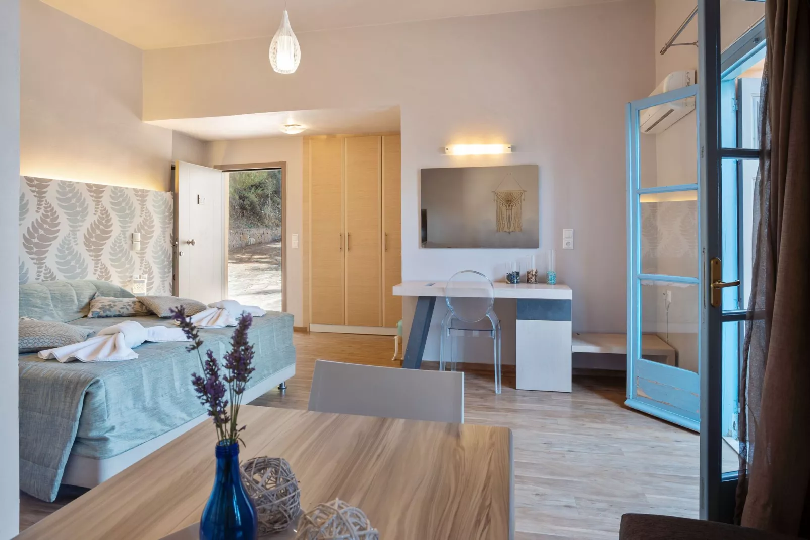 Mooie studio op Lesbos met een balkon-Slaapkamer