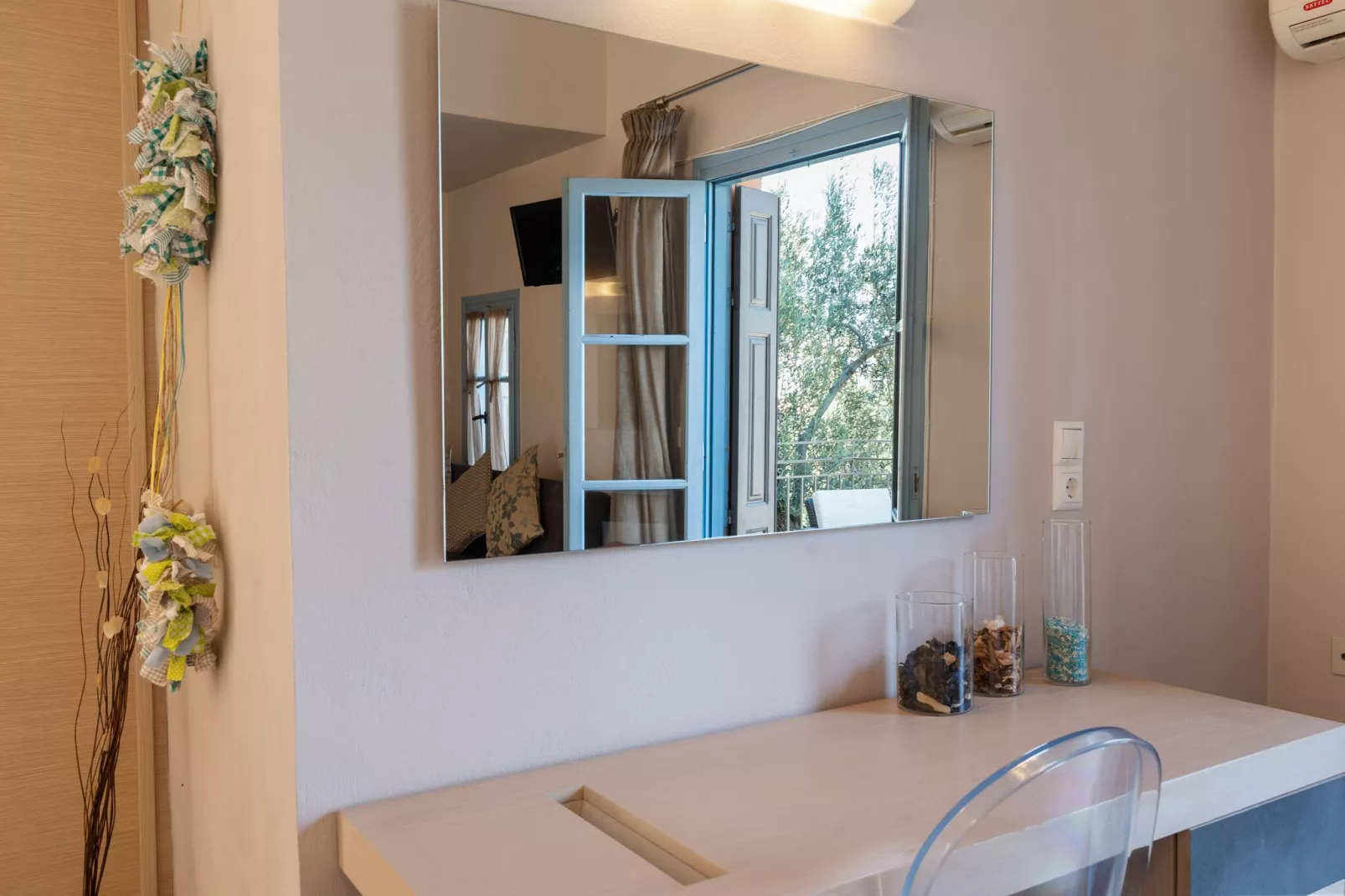 Mooie studio op Lesbos met een balkon-Sfeer