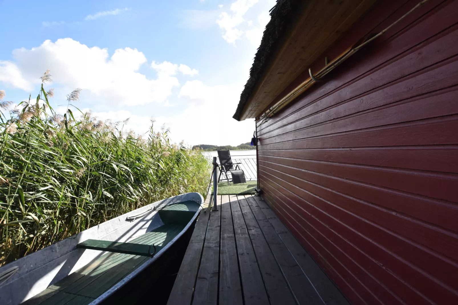 Bootshaus direkt am See mit eigenem Steg-Faciliteiten