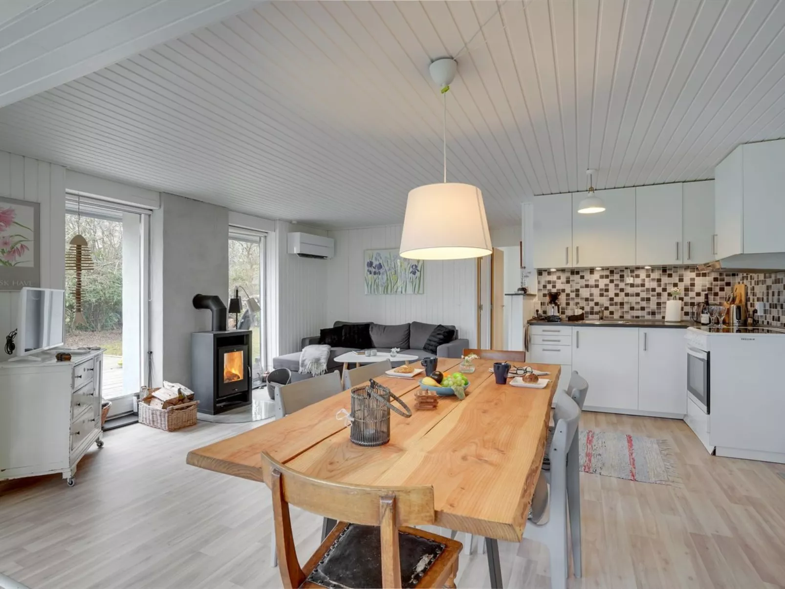 "Hendrina" - 500m from the sea-Binnen