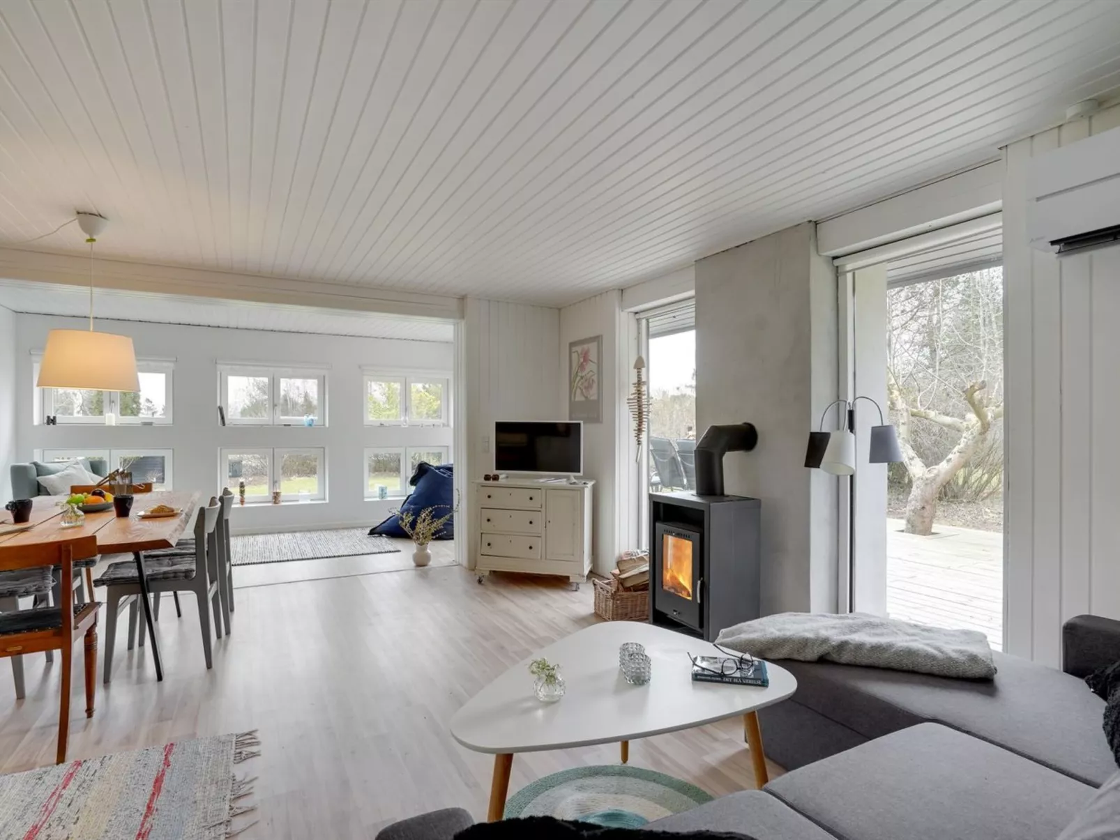 "Hendrina" - 500m from the sea-Binnen