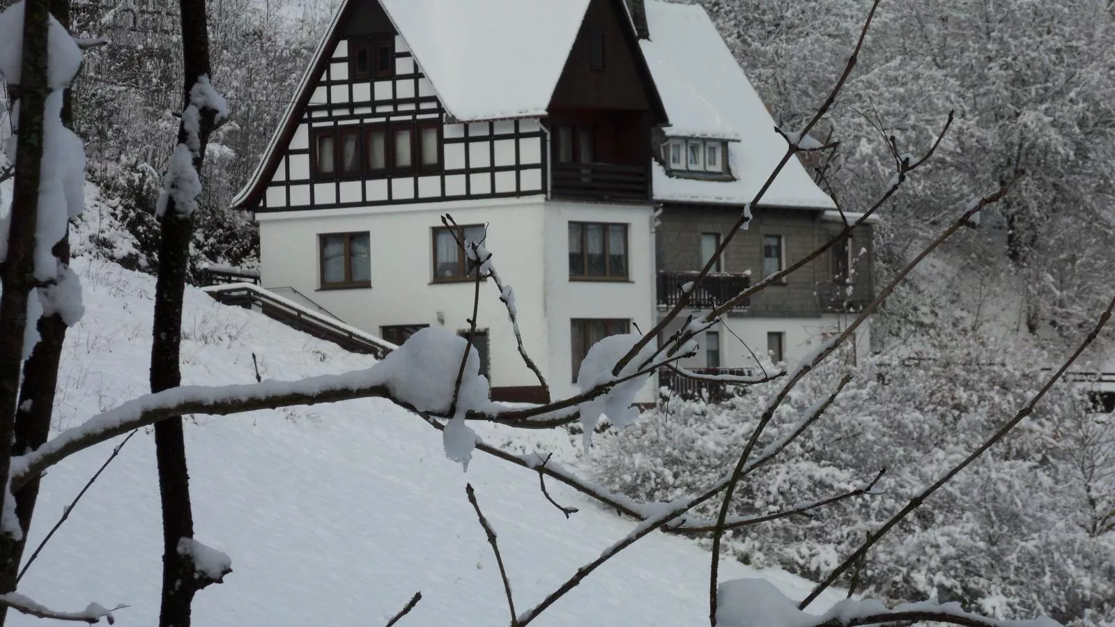 Kurhaus am Nordenau-Exterieur winter