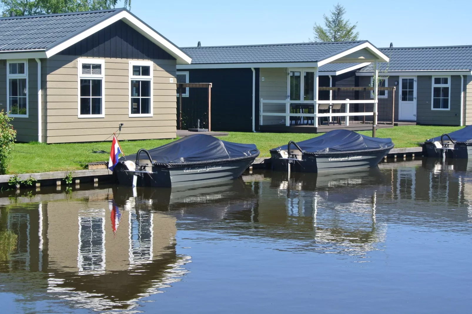 Vakantiepark Giethoorn 3-Buitenkant zomer