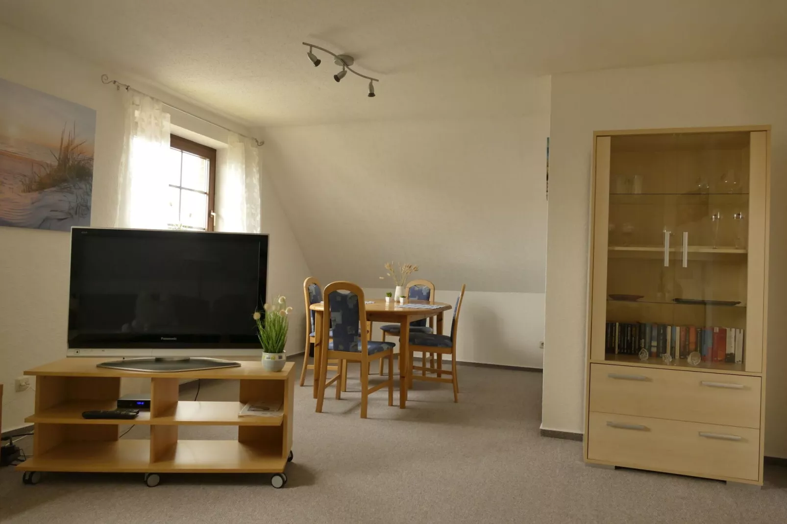 Schwalbenring nahe Karls Erdbeerhof-Woonkamer