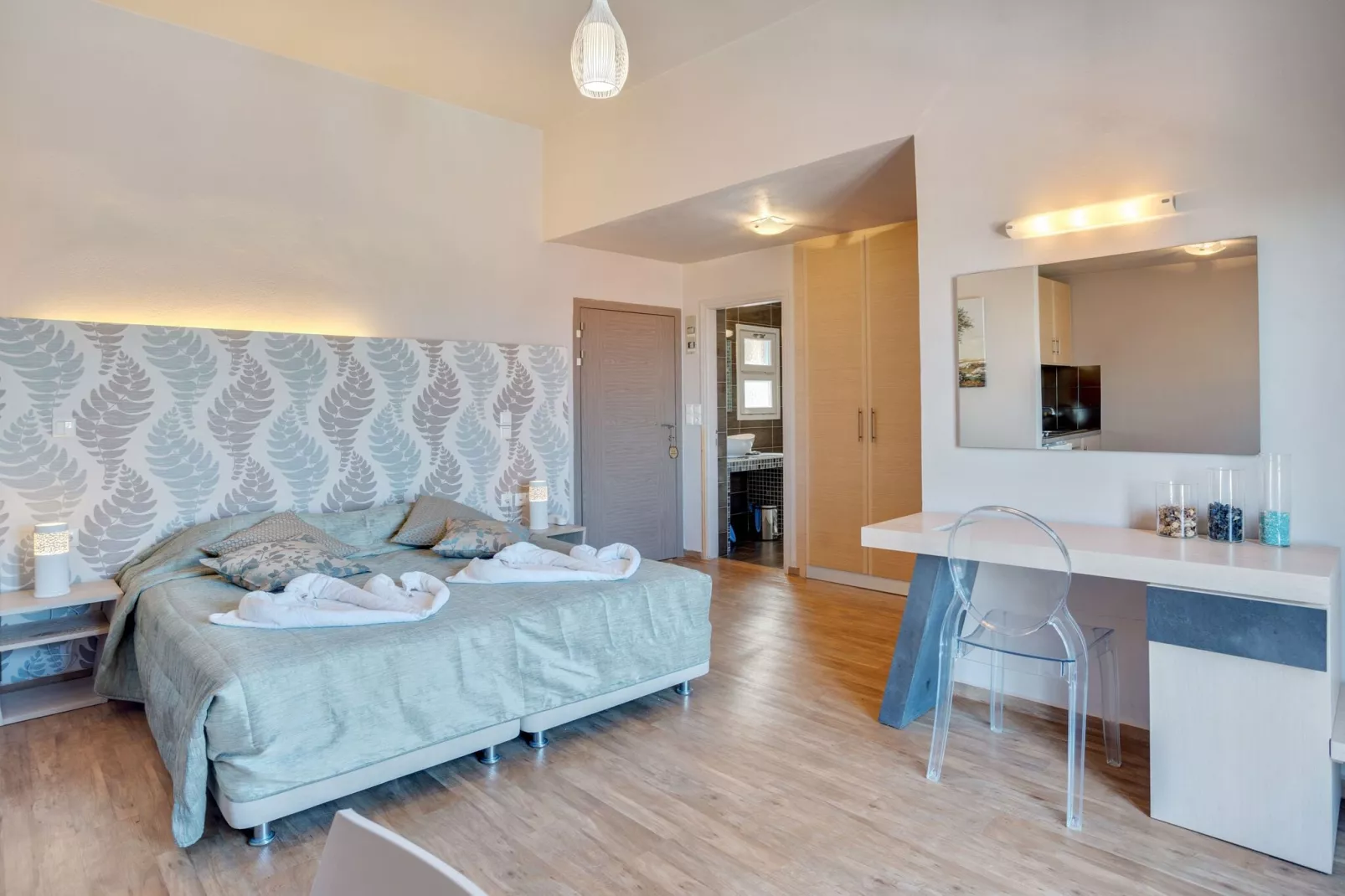 Leuke studio op Lesbos met een balkon-Slaapkamer
