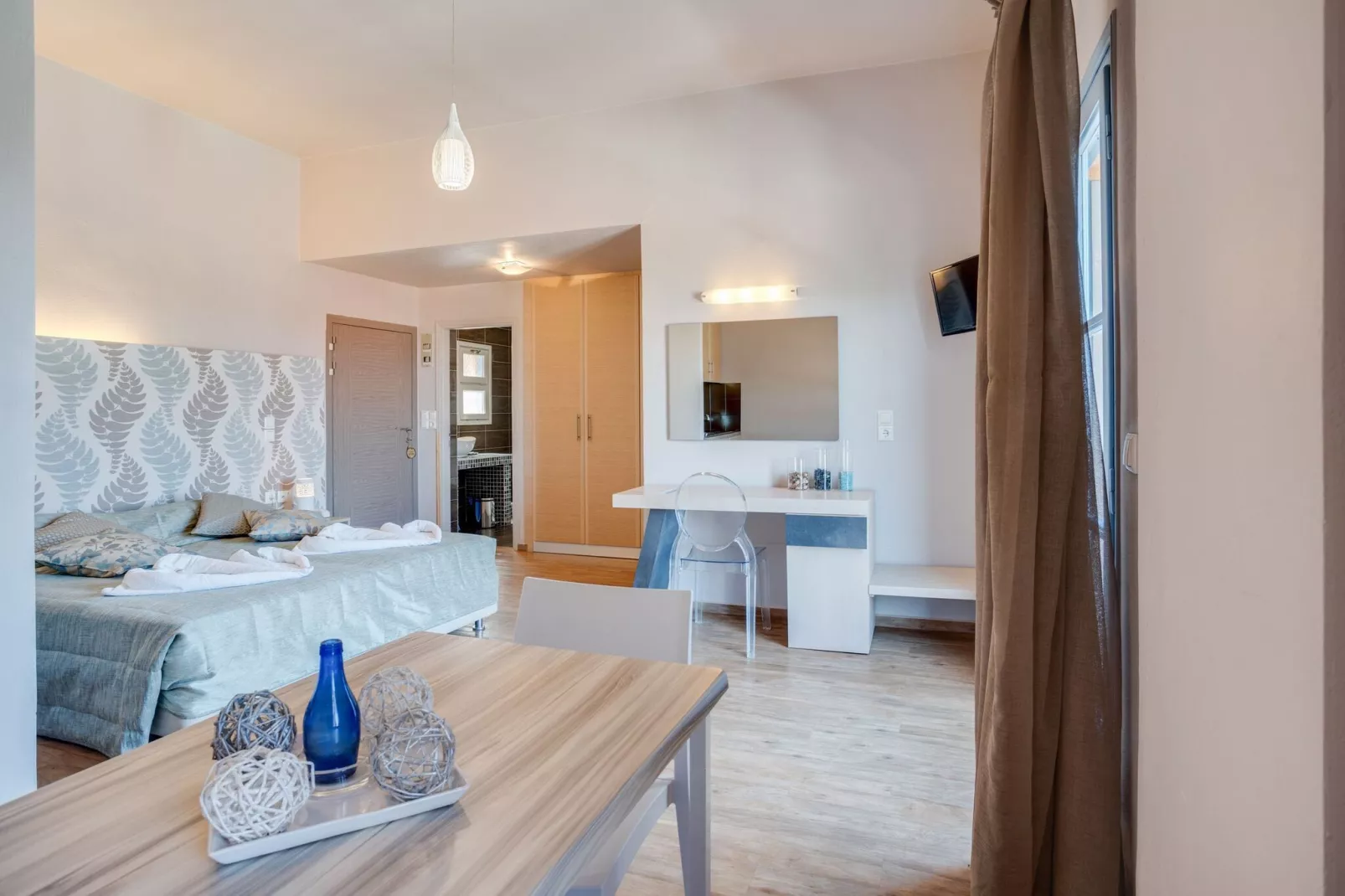 Leuke studio op Lesbos met een balkon-Slaapkamer