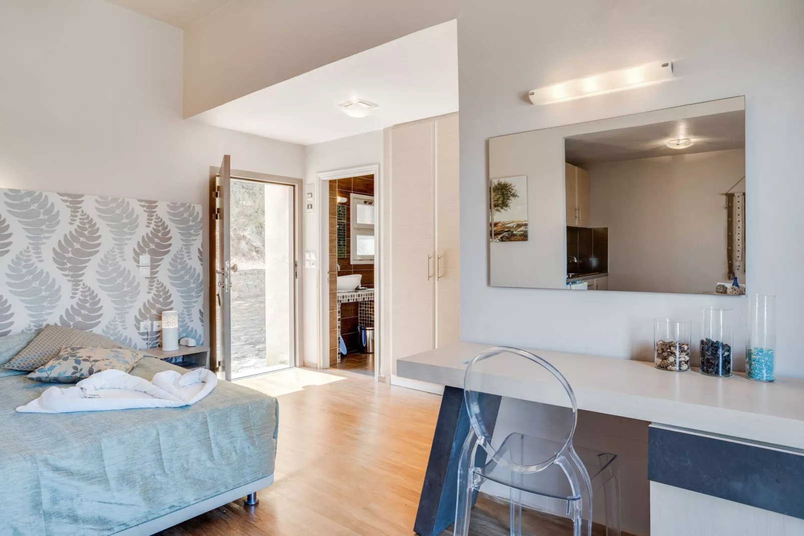 Leuke studio op Lesbos met een balkon-Slaapkamer