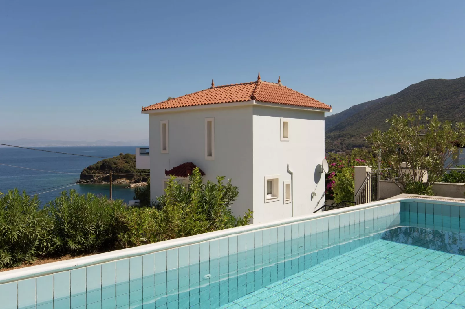 Villa Vasiliki-Buitenkant zomer
