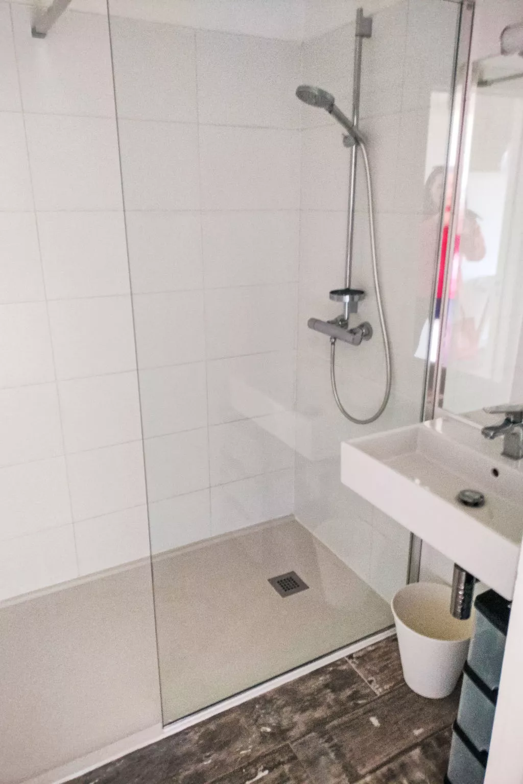 Laya with parking and shared pool-Binnen