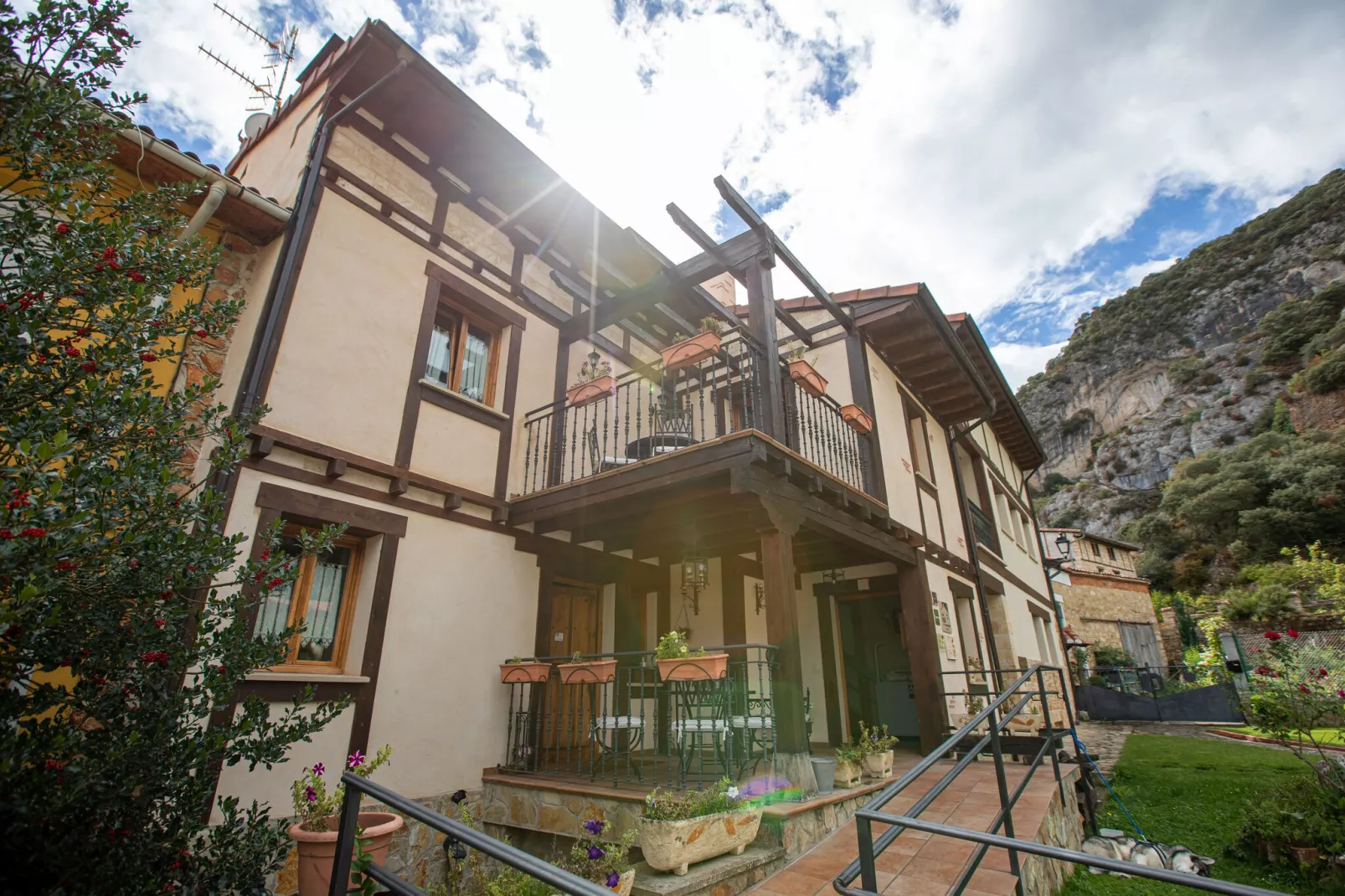 Casa Rural Poza de la Torca II-Buitenkant zomer