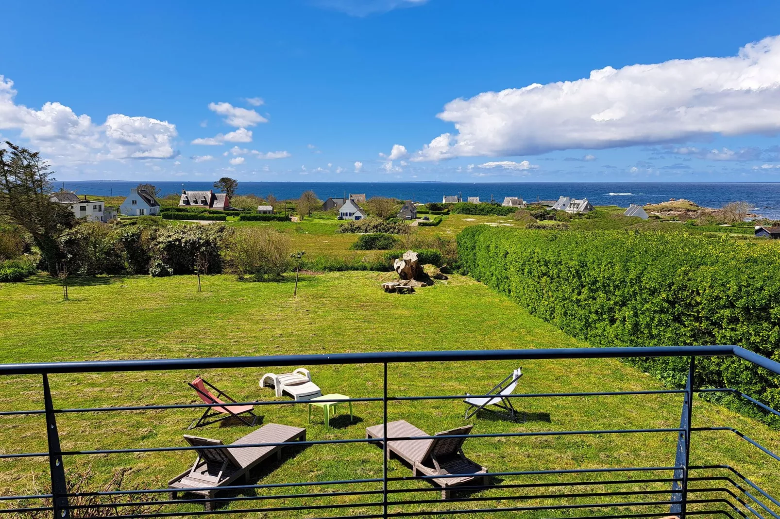 Ferienhaus mit 180° Panorama Meerblick Lampaul-Plouarzel-Terrasbalkon