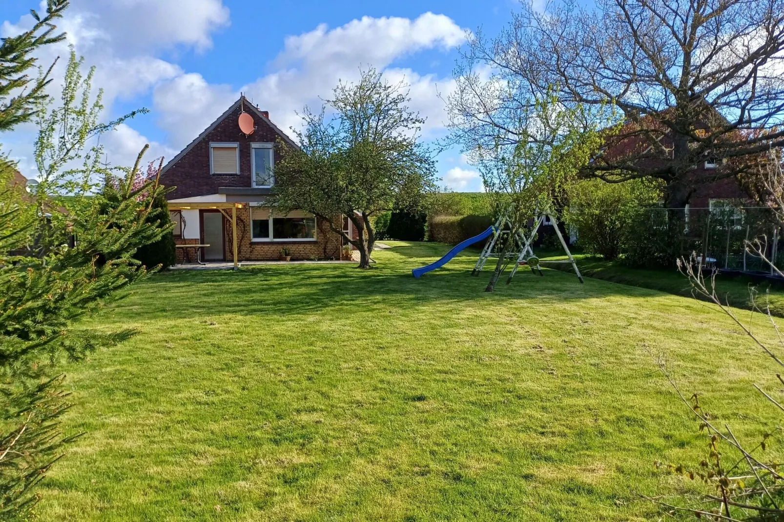 Ferienhaus mit großem Grundstück in Friederikensiel