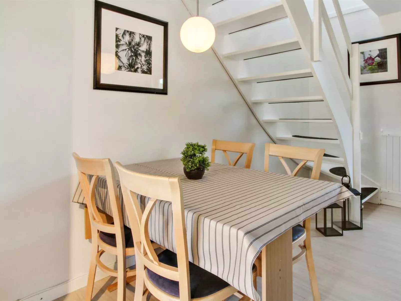 "Aswith" - 2.3km from the sea-Binnen