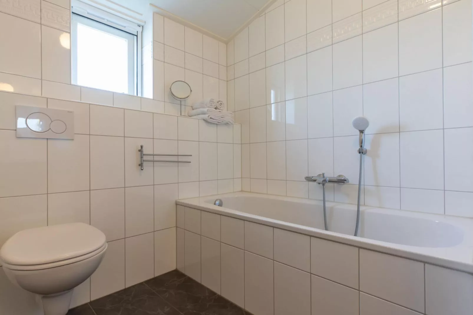 Studio - Vlissingsestraat 3-2  Koudekerke-Badkamer