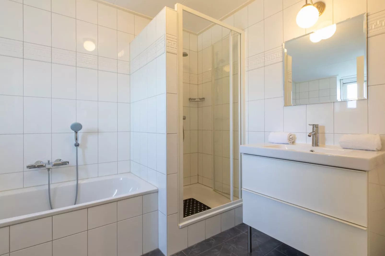 Studio - Vlissingsestraat 3-2  Koudekerke-Badkamer