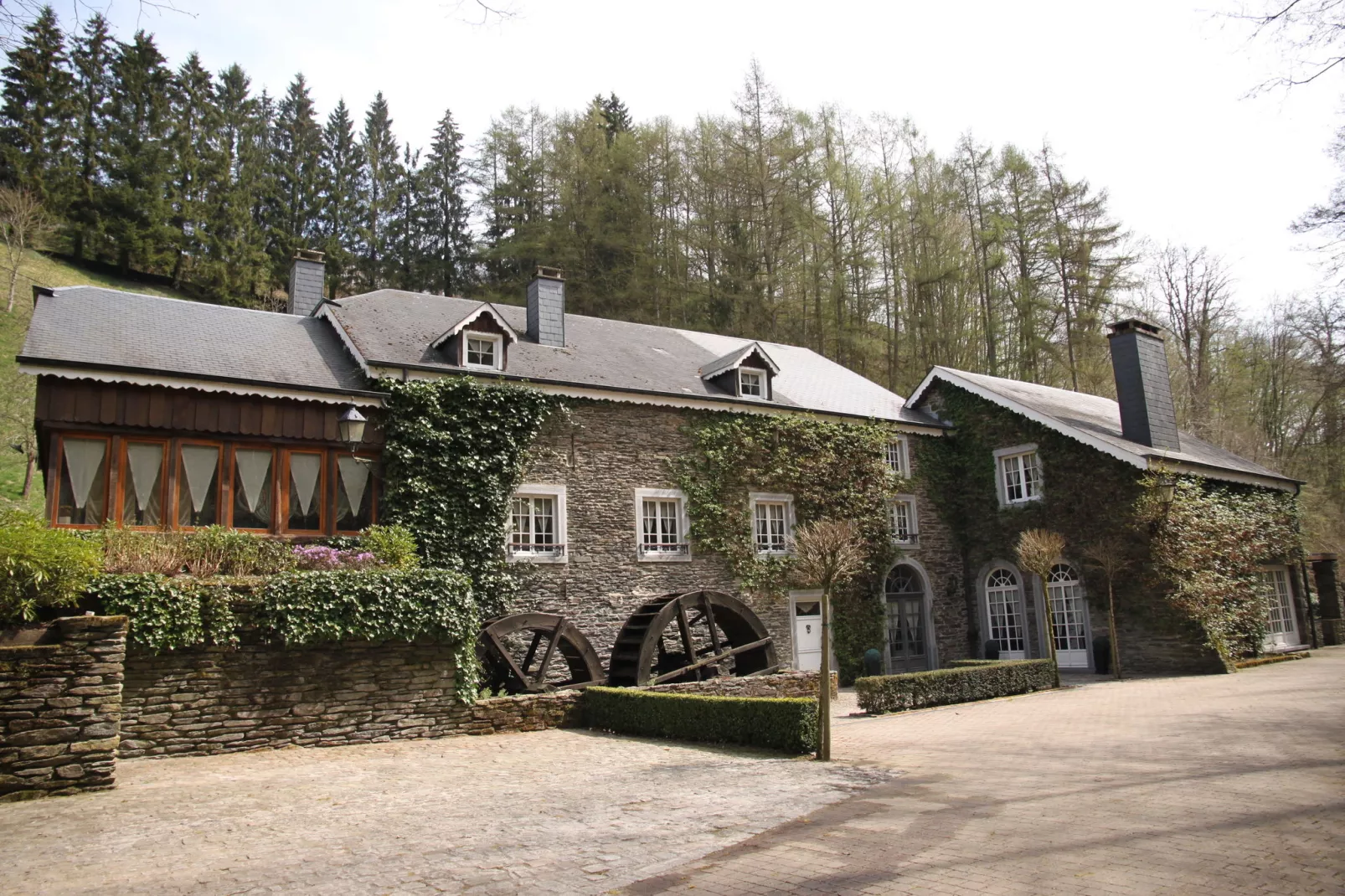 Le Vieux Moulin 22-Buitenkant zomer