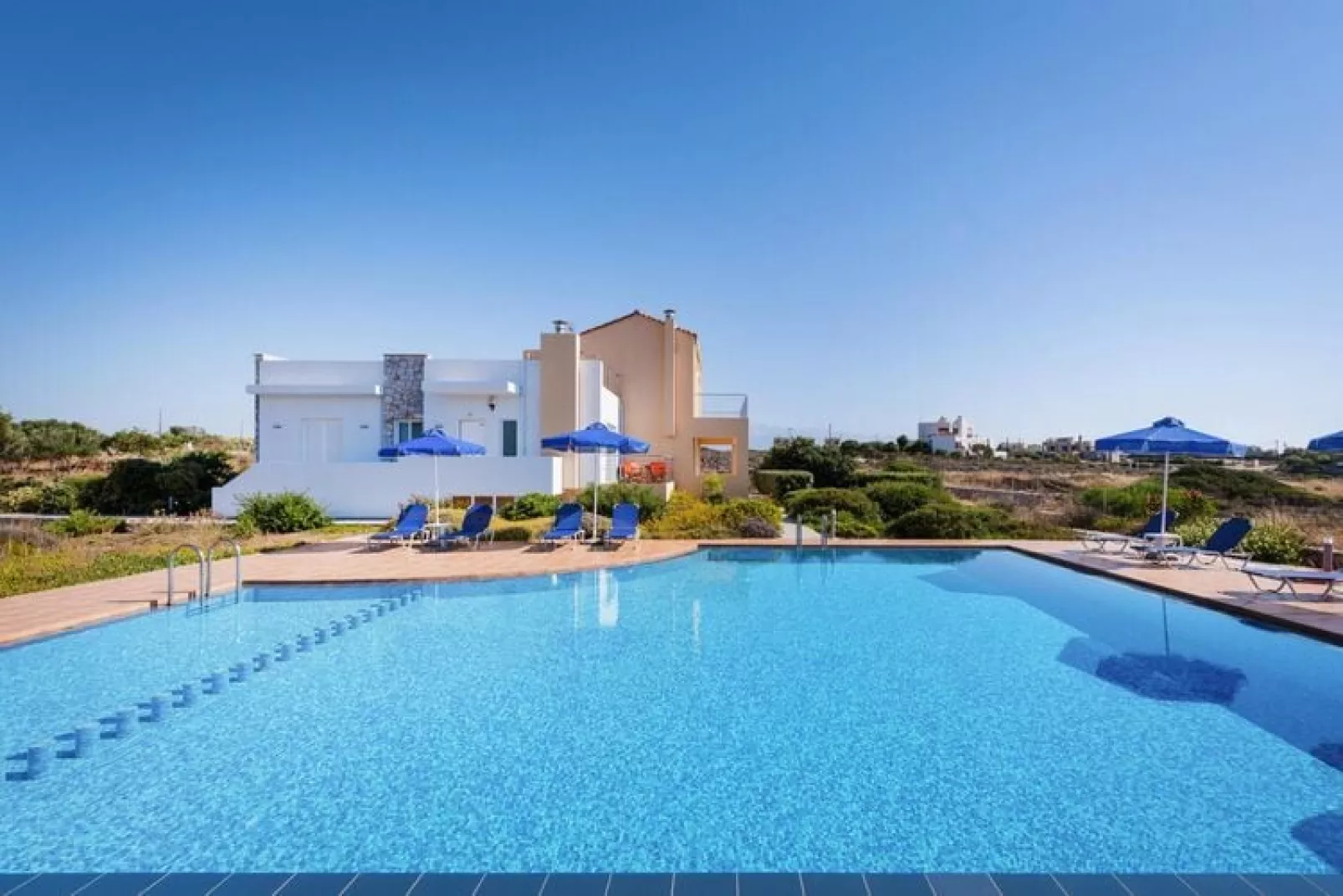 Apartments Cretan View, Chania-1 bedroom-app.-Buitenkant zomer