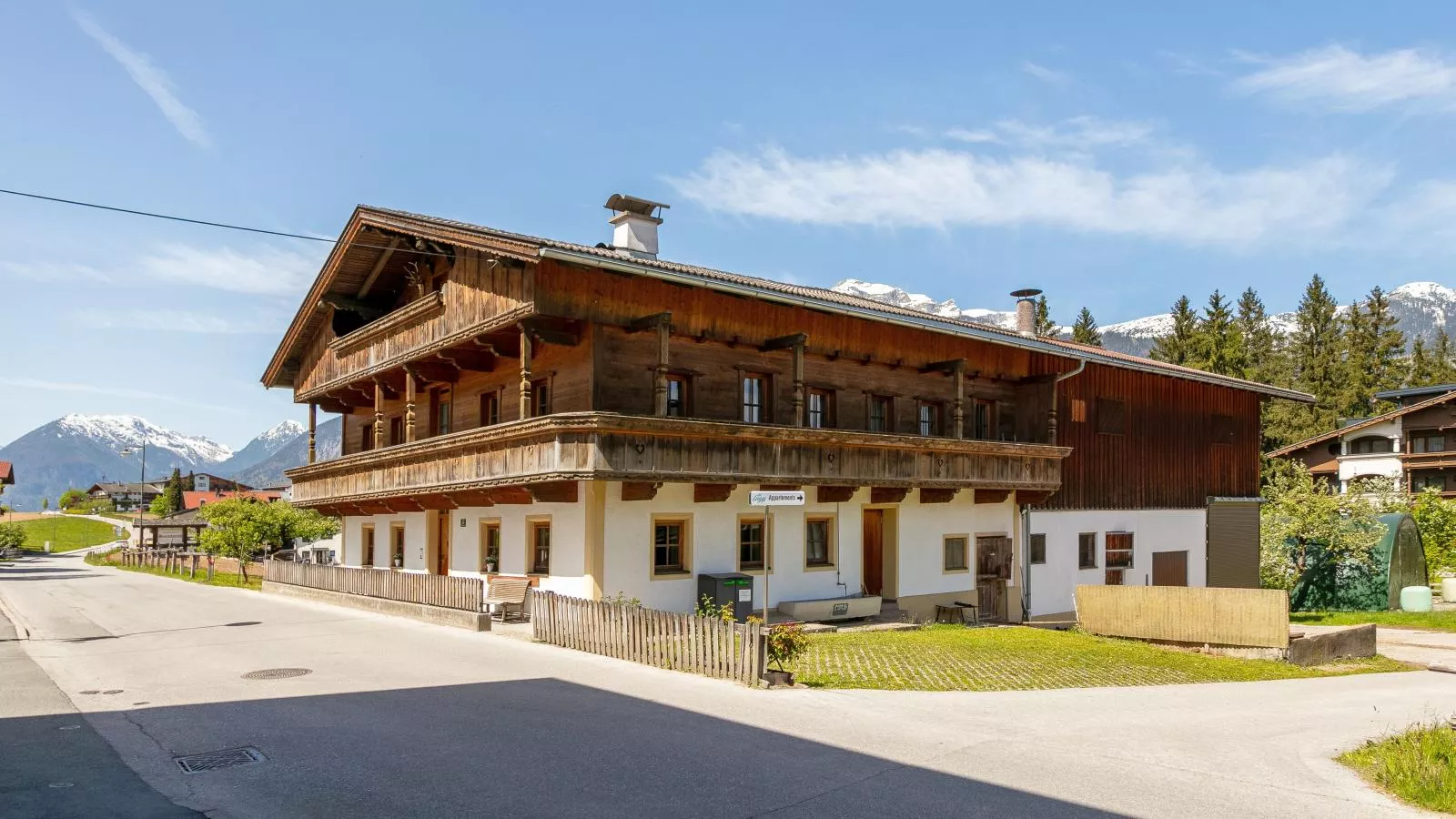 Bauernhof Seppen-Buitenkant zomer