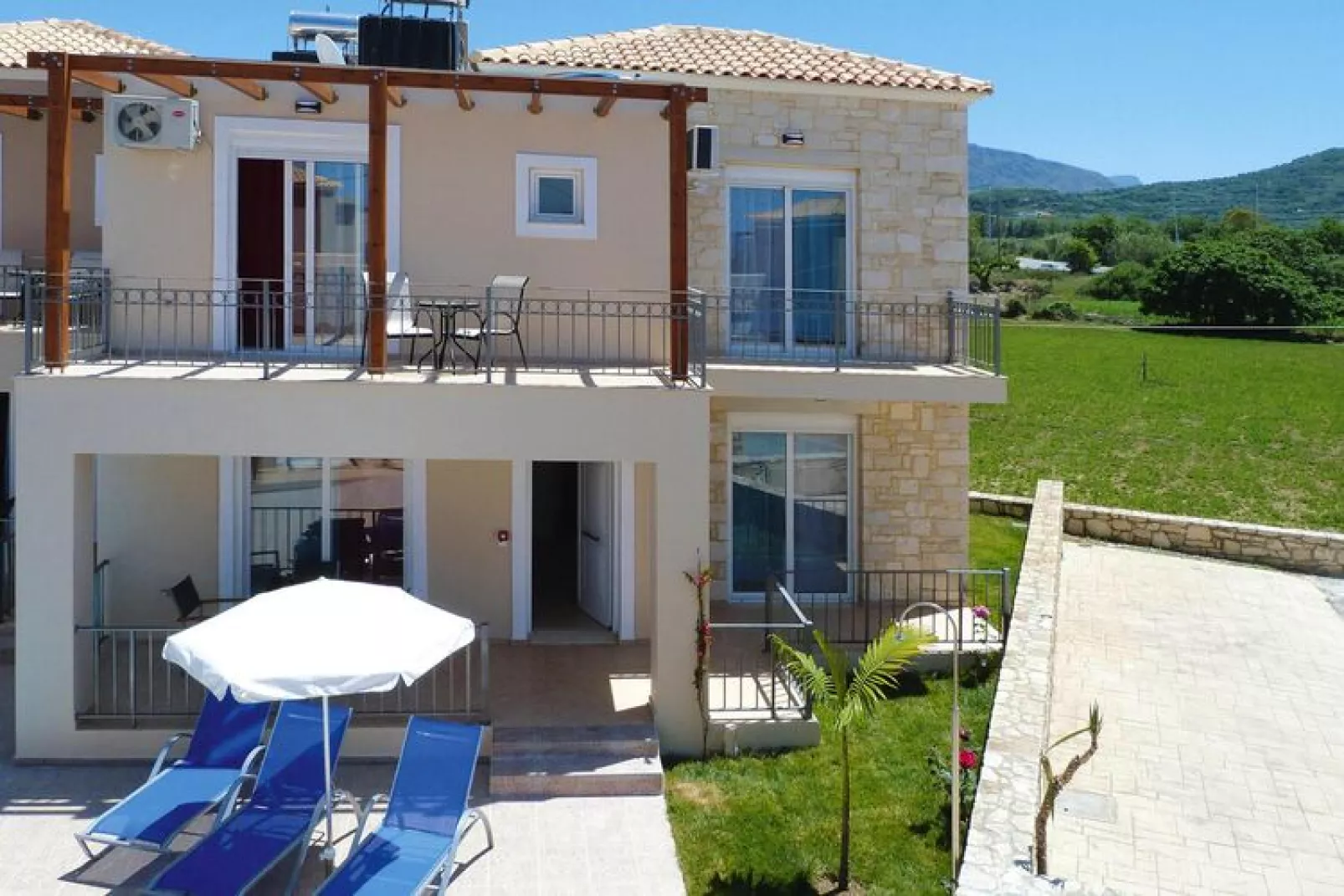 Villas Azure Beach, Nopigia-1-bedroom-villa - 45 sqm with sharing pool-Buitenkant zomer