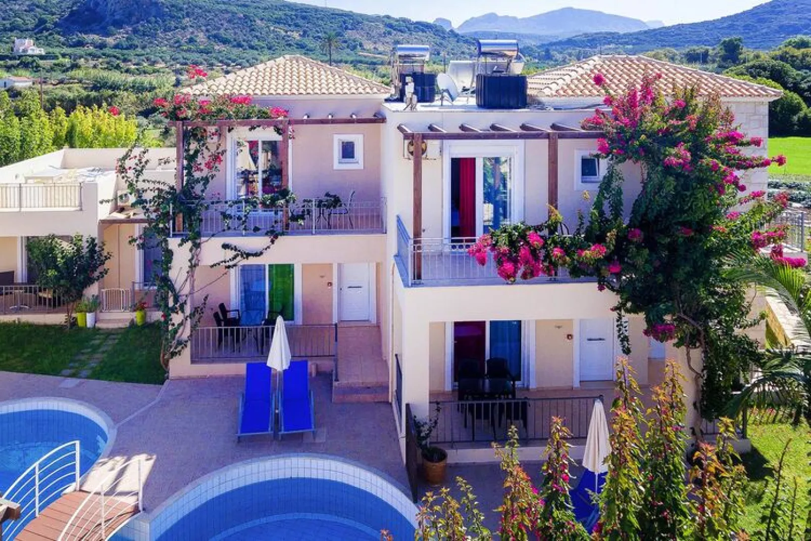 Villas Azure Beach, Nopigia-2-bedroom-villa - 85 sqm with sharing pool-Buitenkant zomer