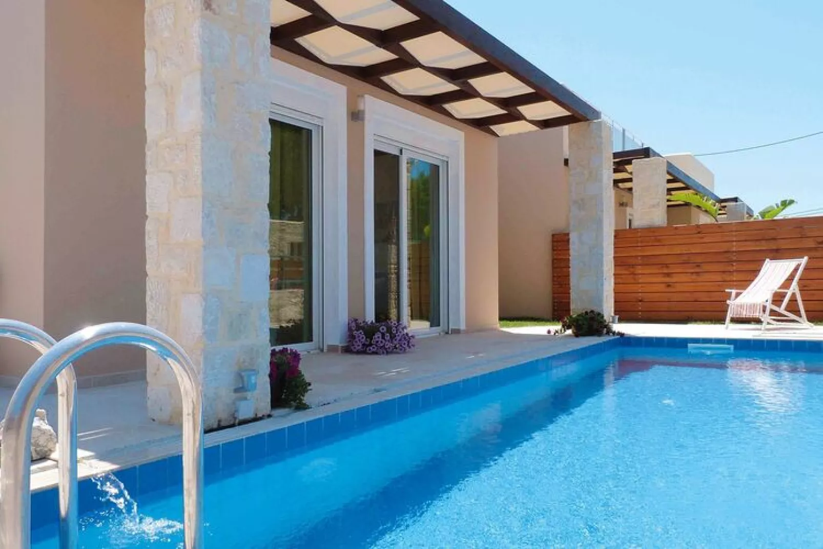 Villas Azure Beach Nopigia 3-bedroom-villa - 100 sqm with sharing pool-Zwembad