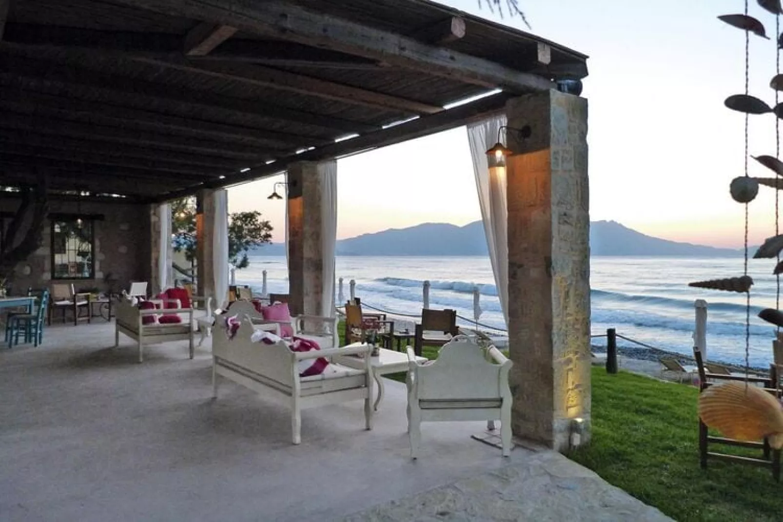 Villas Azure Beach Nopigia 3-bedroom-villa - 100 sqm with private pool-Waterzicht