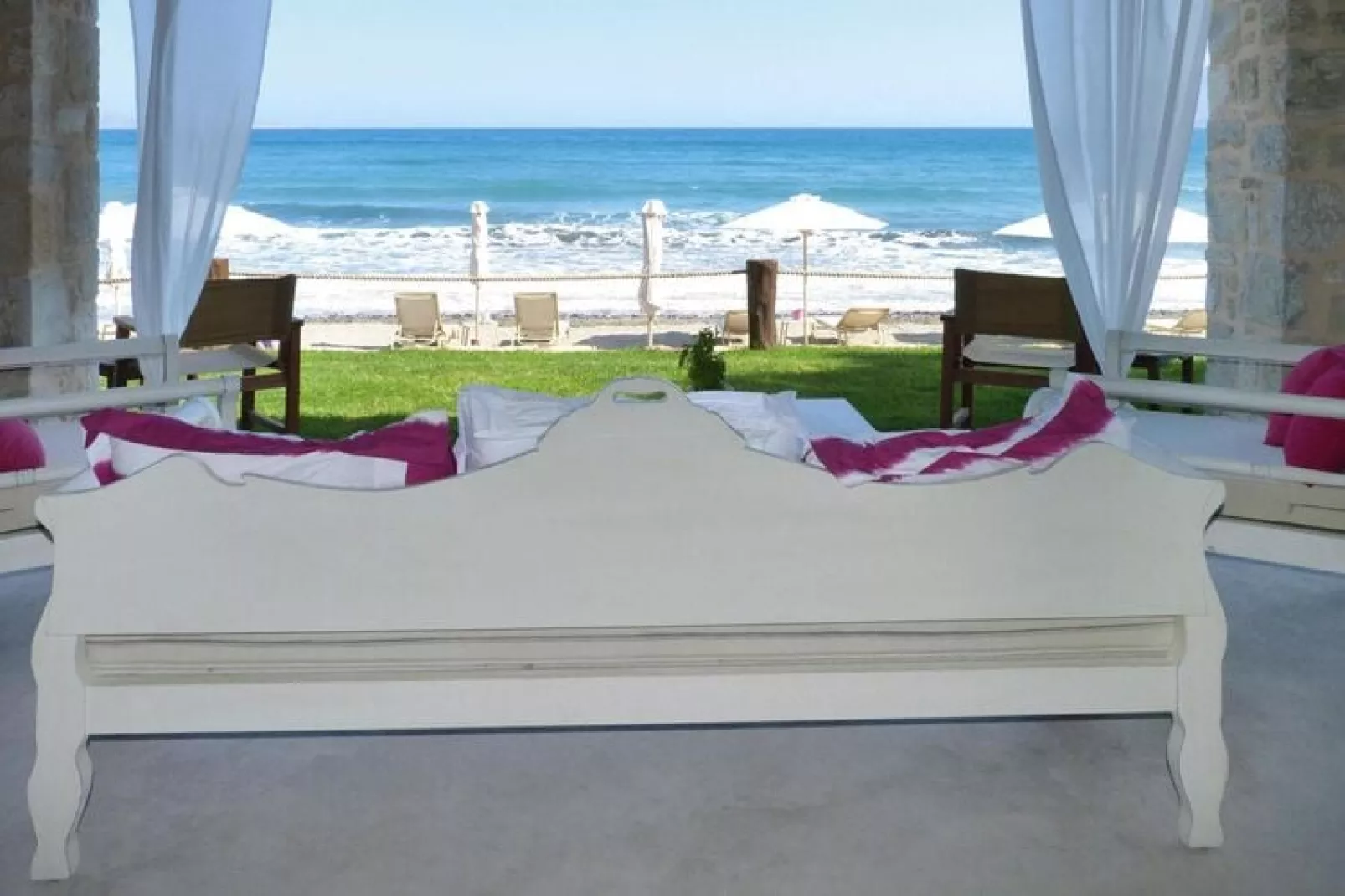 Villas Azure Beach Nopigia 3-bedroom-villa - 100 sqm with private pool-Waterzicht