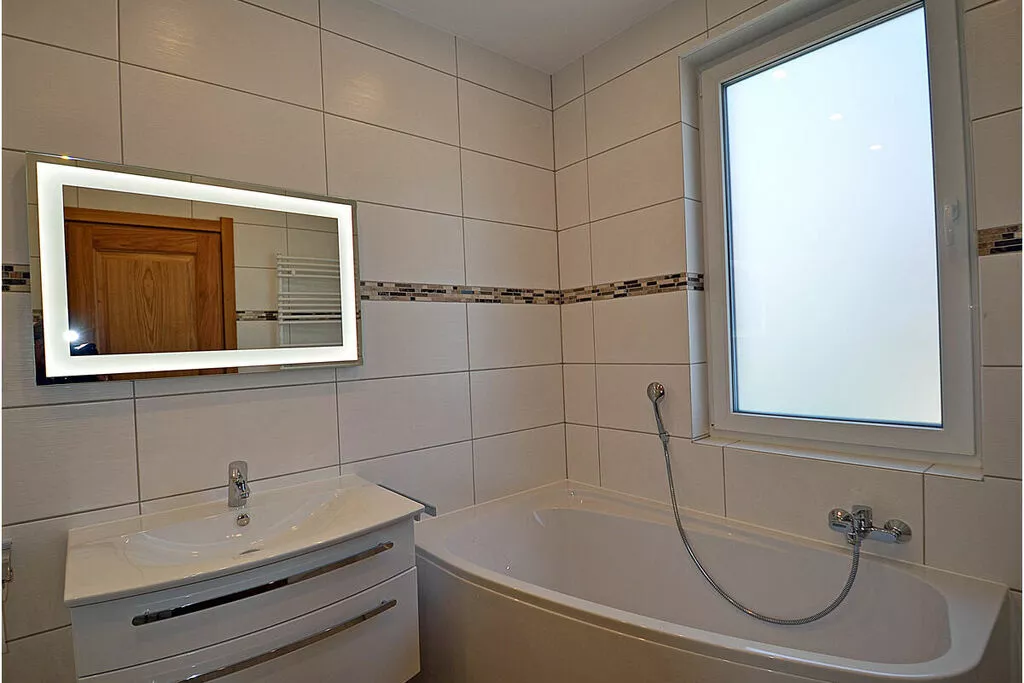 352789-Badkamer