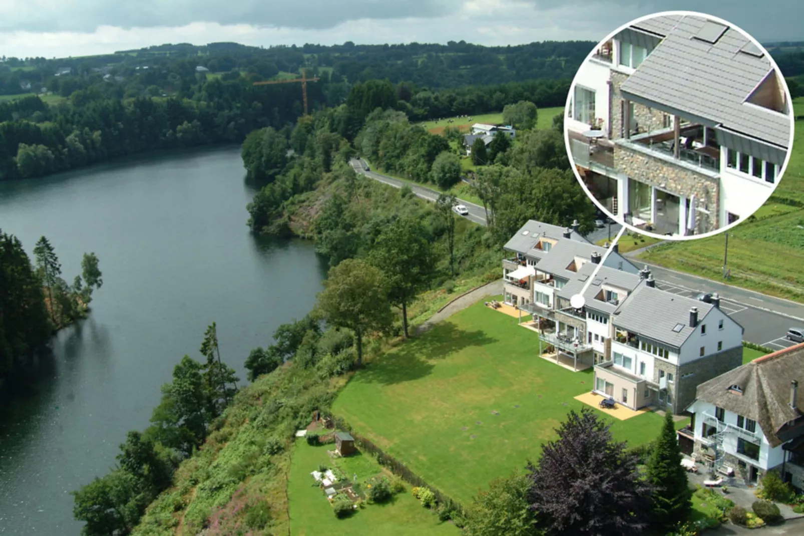 La Terrasse du Lac-Buitenkant zomer