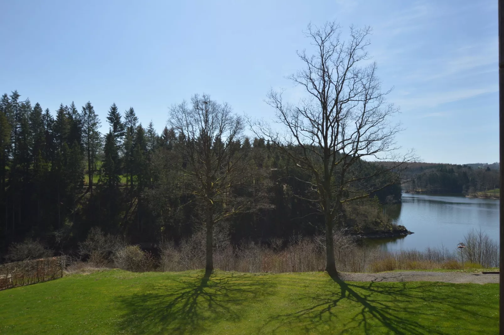 La Terrasse du Lac-Uitzicht zomer