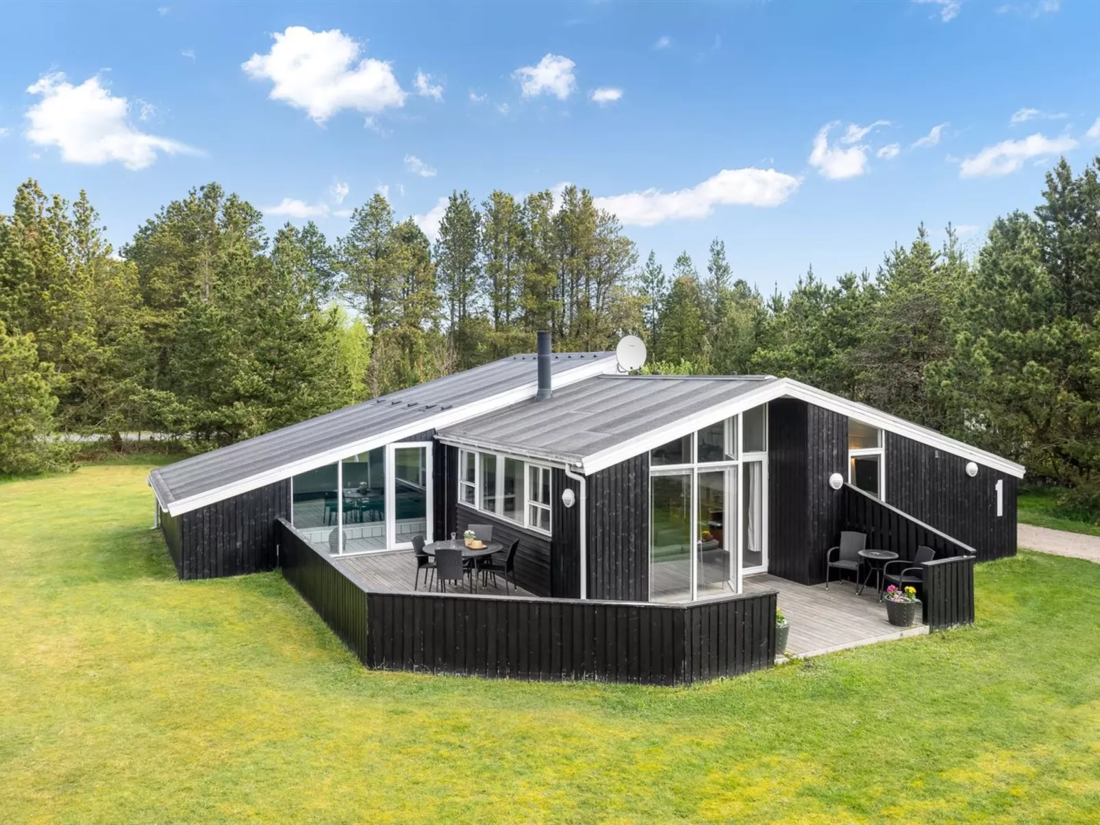"Halwarth" - 250m from the sea-Buiten