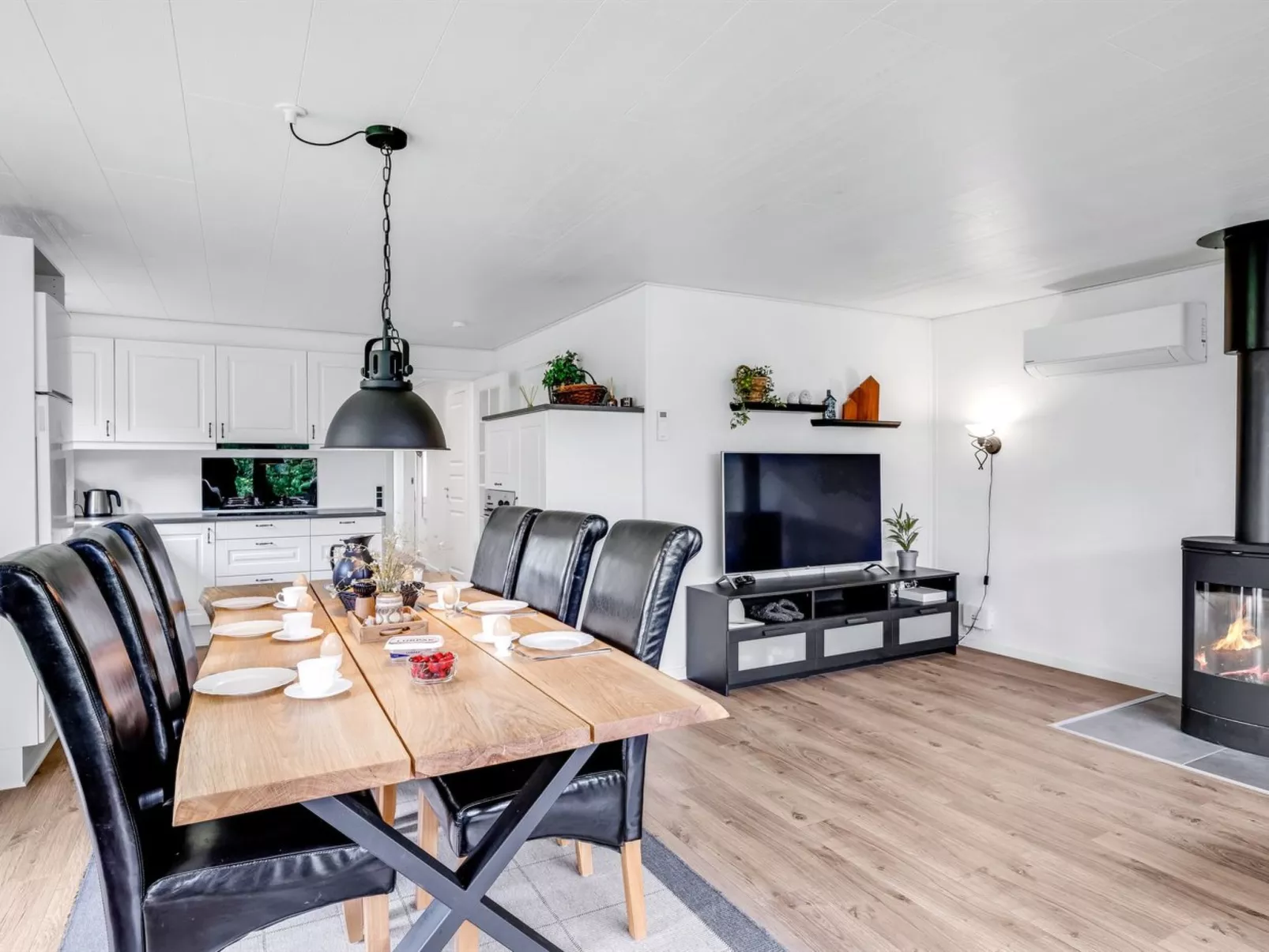 "Aaro" - 1.5km from the sea-Binnen