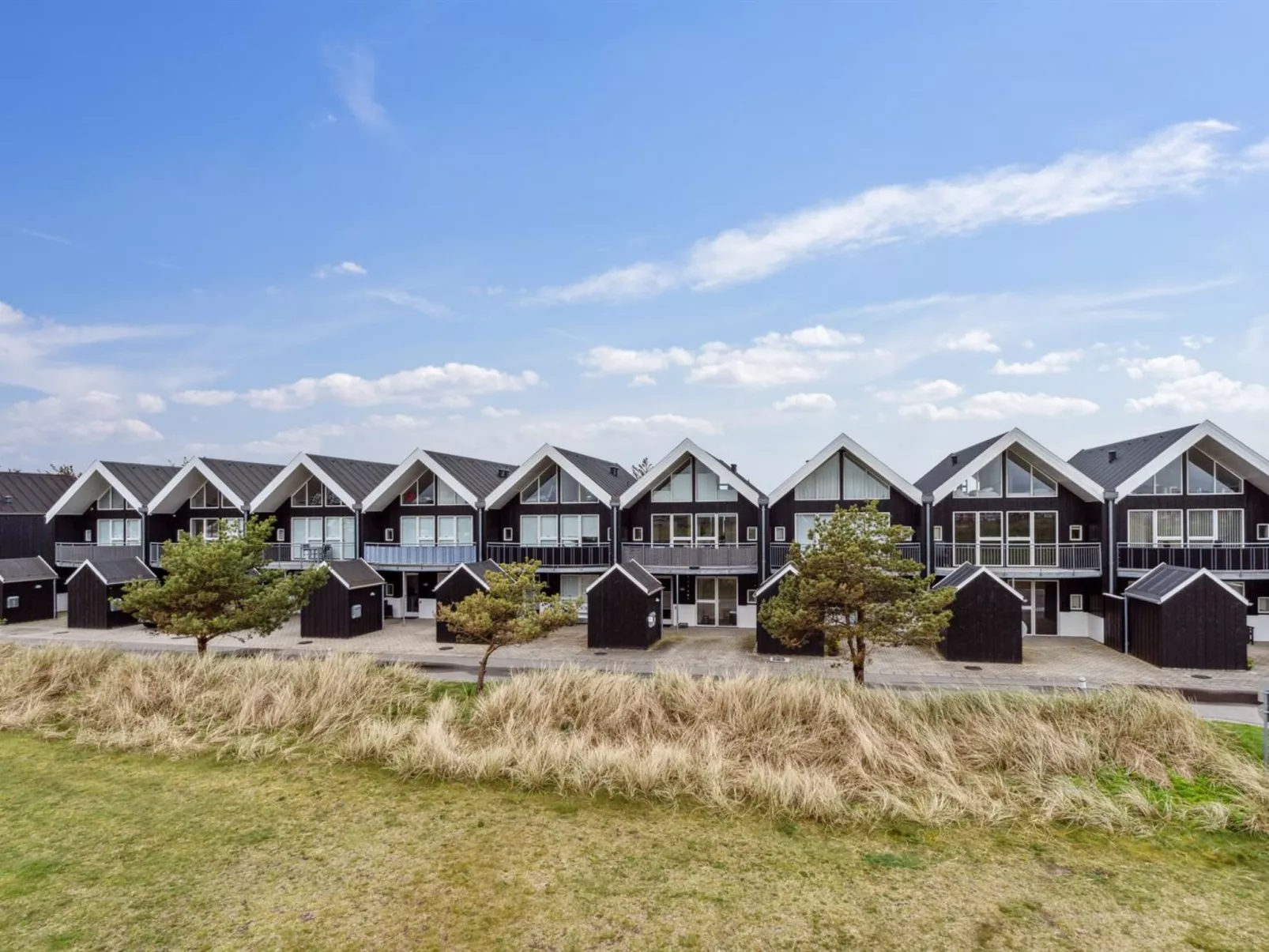 "Kiris" - 700m from the sea-Buiten