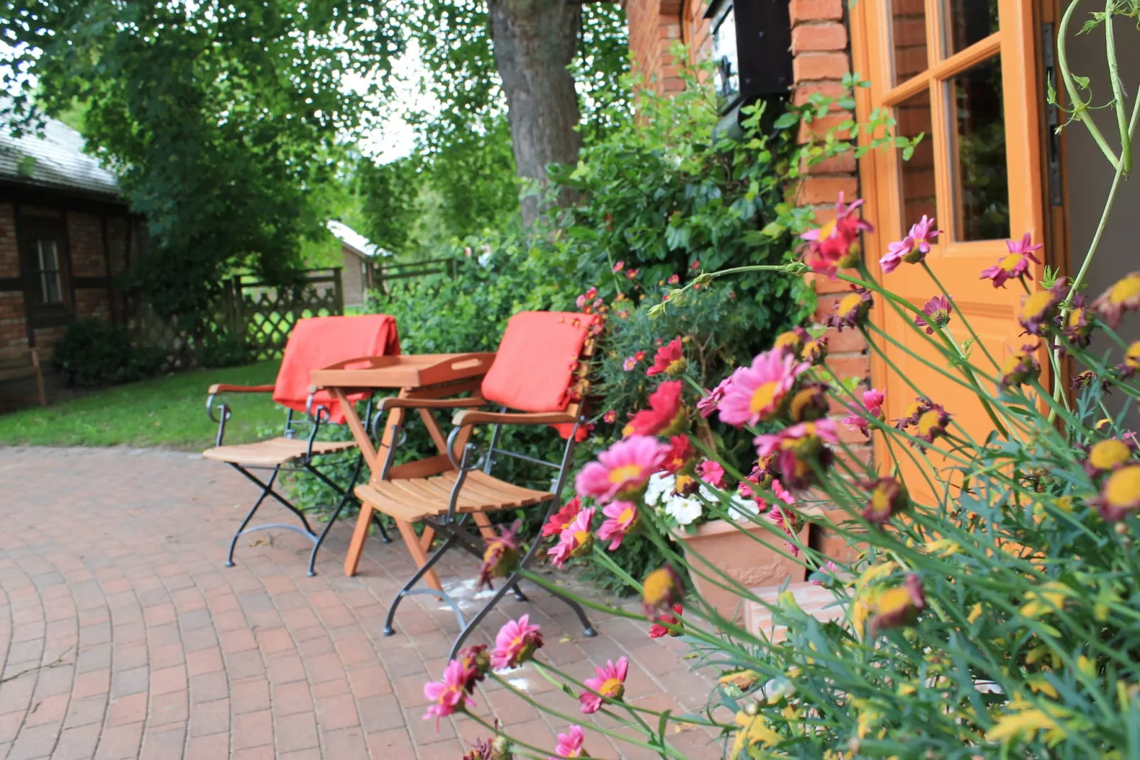 Landhausetage mit Garten-Hal-ontvangst